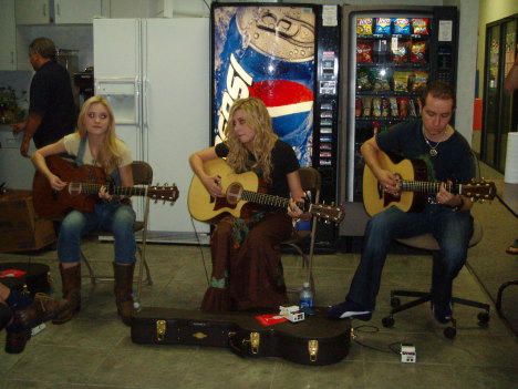 WLDI-FM_30191_3.jpg
