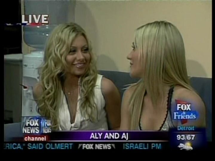Fox_and_Friends-011.jpg