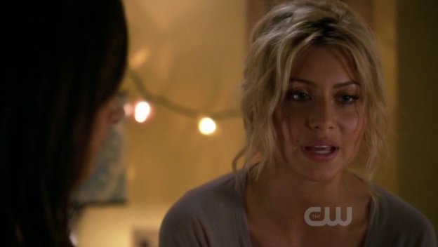 1x08_Back_of_a_Car244.jpg