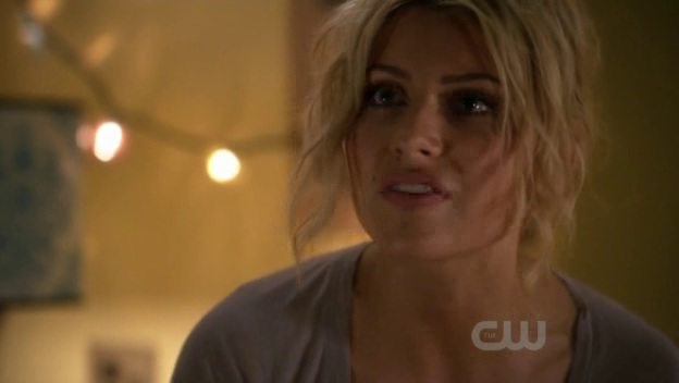 1x08_Back_of_a_Car278.jpg