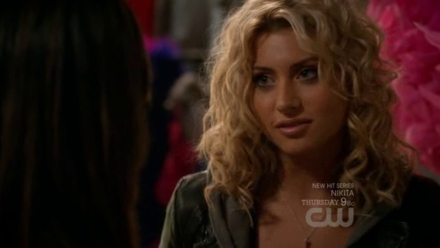 1x08_Back_of_a_Car316.jpg