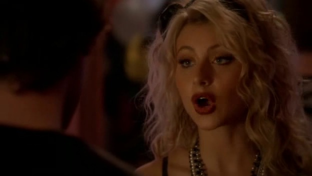 1x08_Back_of_a_Car376.jpg