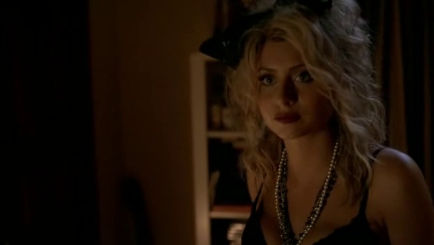 1x08_Back_of_a_Car492.jpg