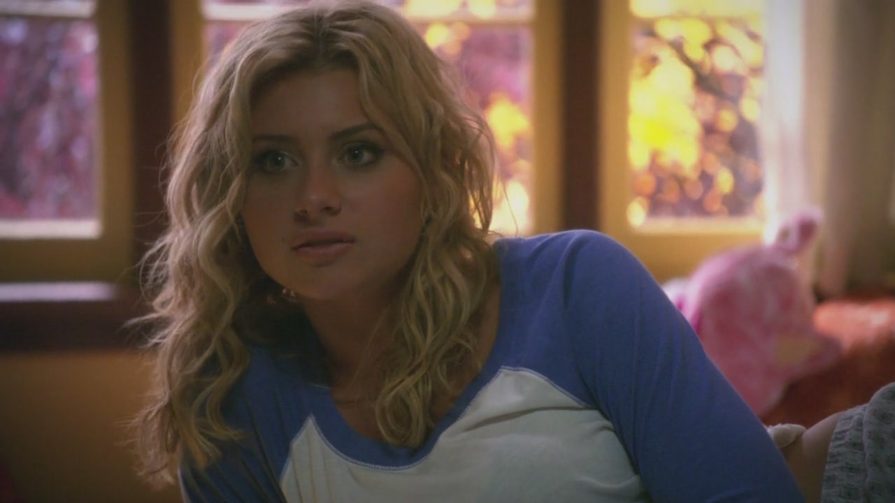 Hellcats1x11-ThinkTwiceBeforeYouGo-021.JPG