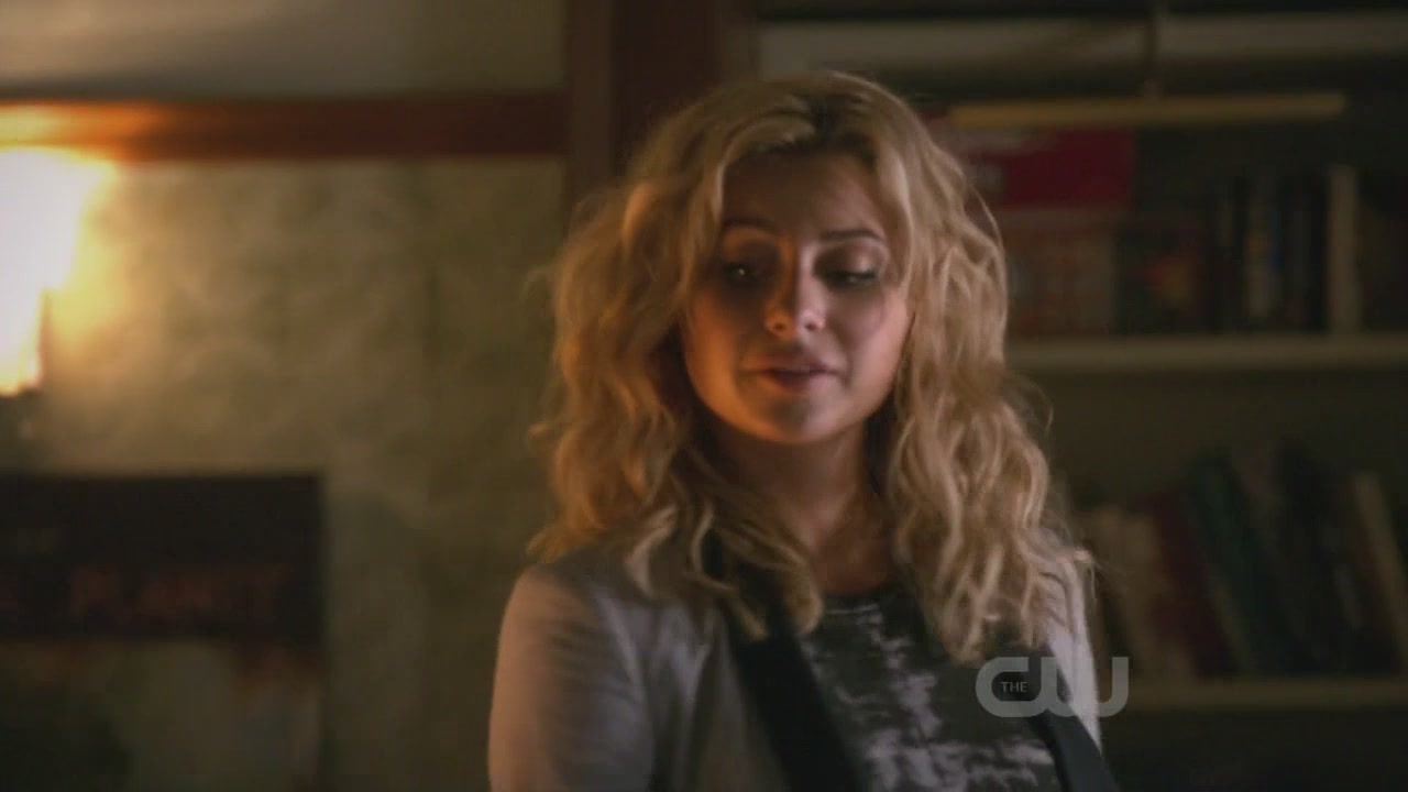 Hellcats1x11-ThinkTwiceBeforeYouGo-275.JPG