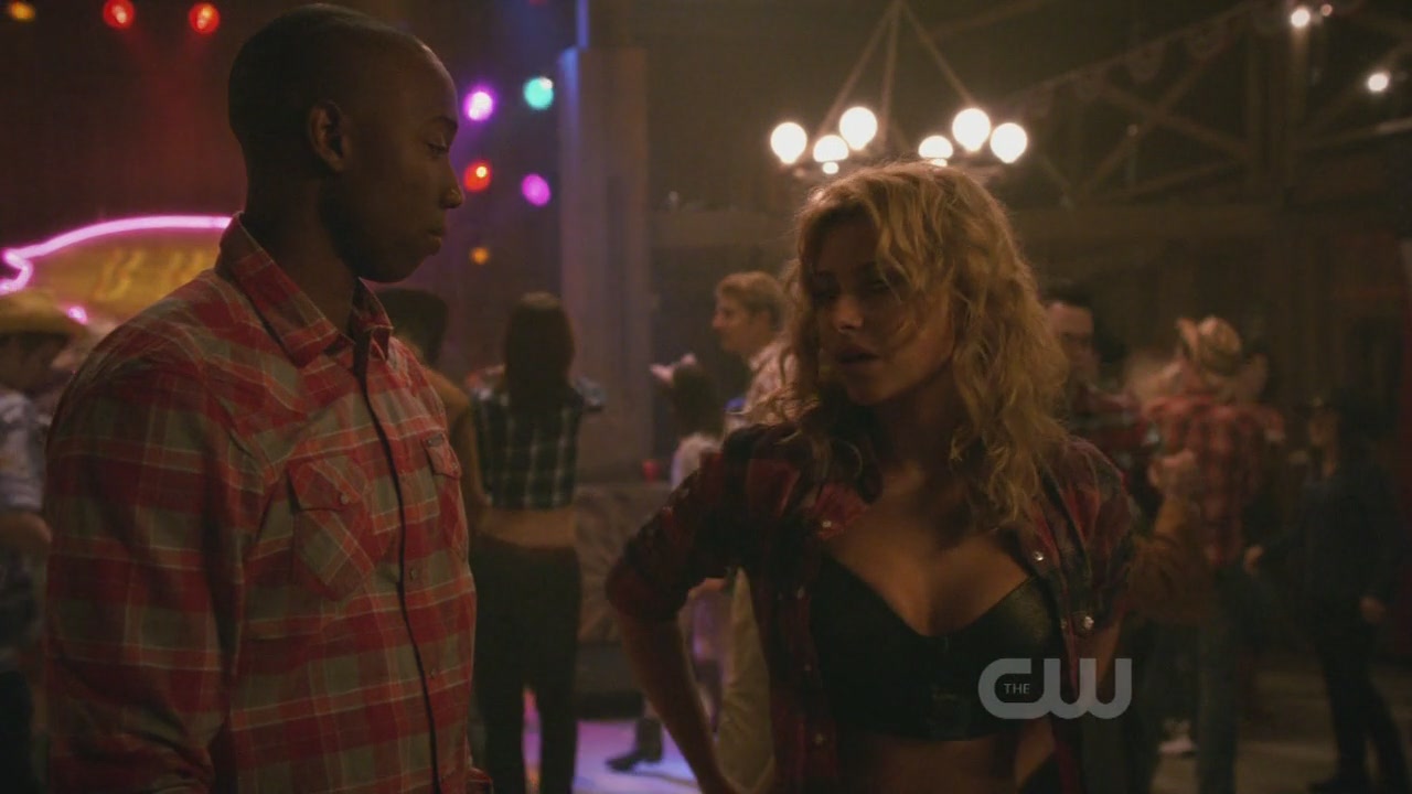 Hellcats1x11-ThinkTwiceBeforeYouGo-428.JPG