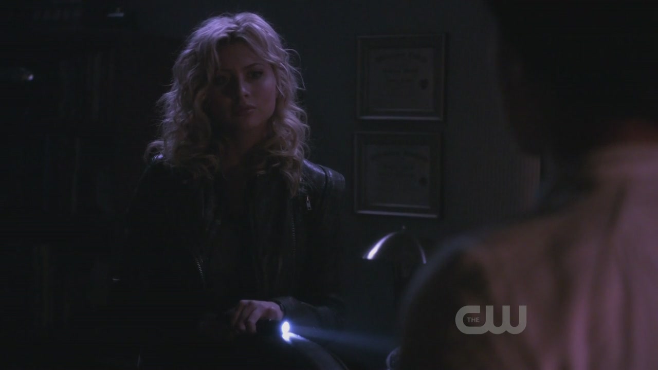 Hellcats-1x13-WorriedBabyBlues-185.JPG