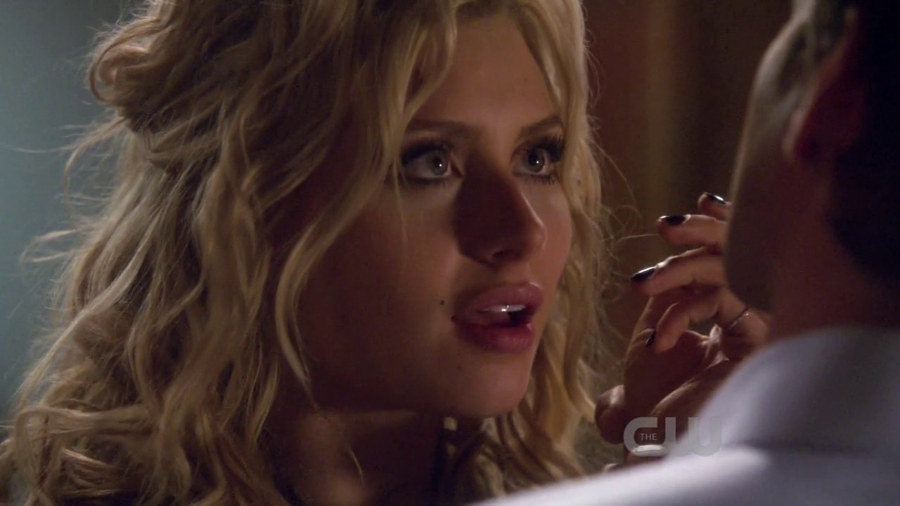 1x19_Before_I_Was_Caught_0699.jpg