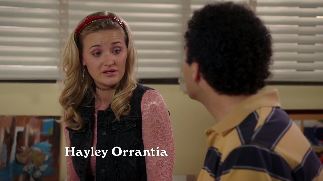 TheGoldbergs_3x14_LaineyLovesLionel_0015.jpg