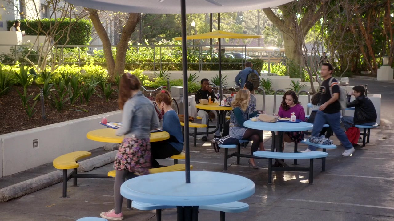 TheGoldbergs_3x14_LaineyLovesLionel_0018.jpg