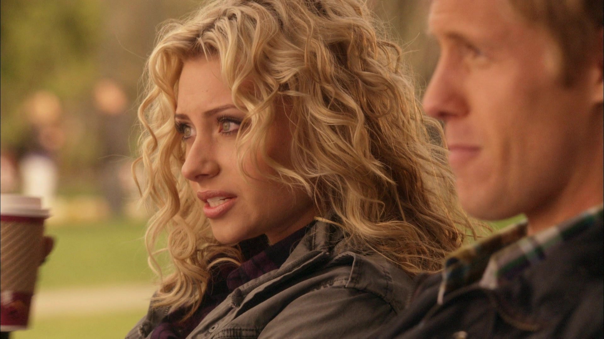 Hellcats-1x01-AWorldFullofStrangers-015.JPG