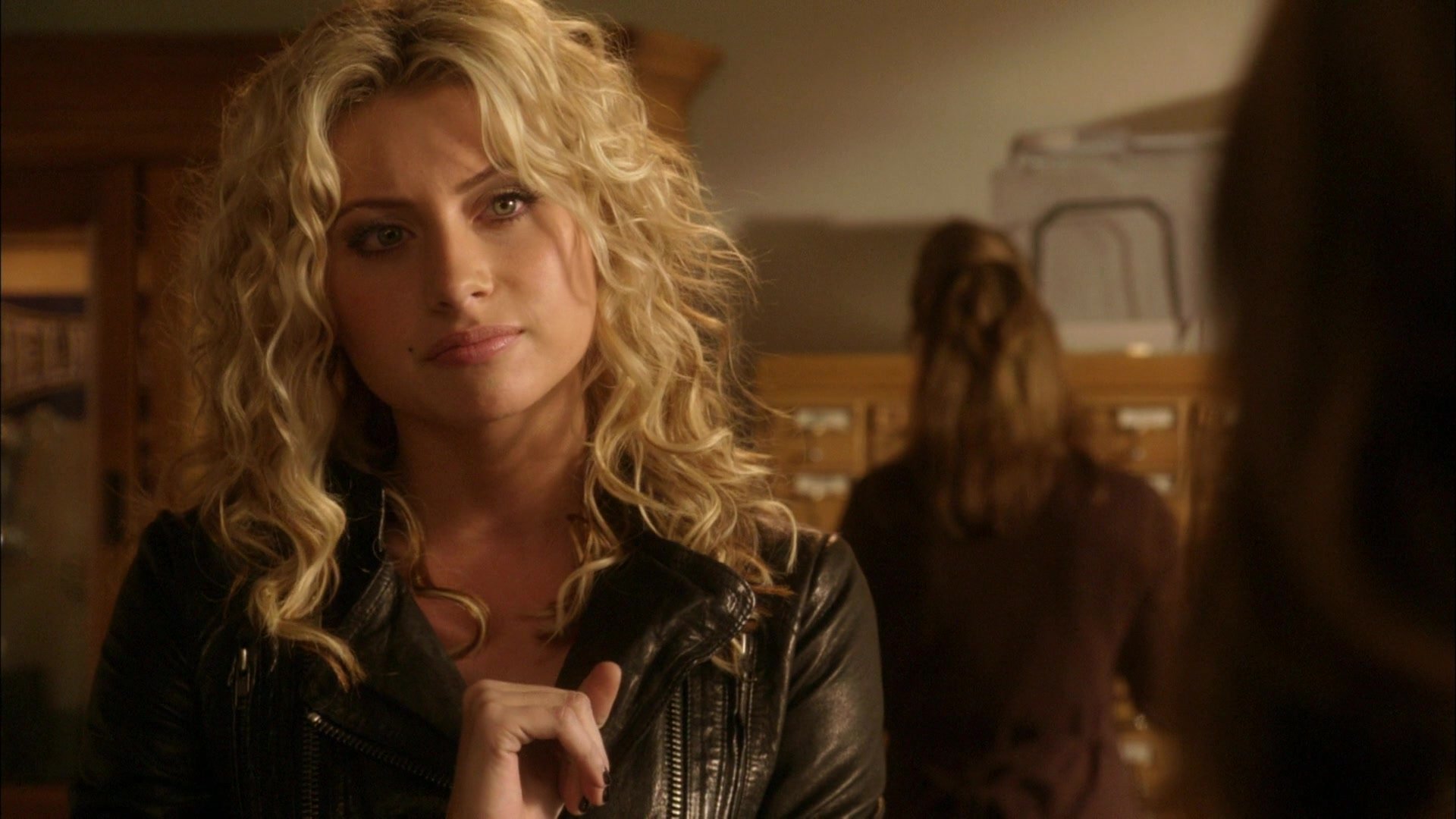 Hellcats-1x01-AWorldFullofStrangers-171.JPG