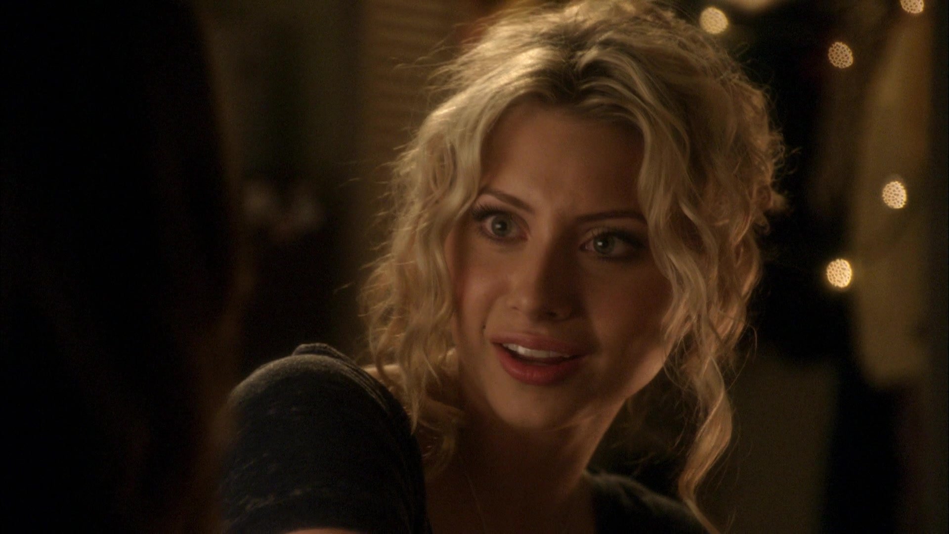Hellcats-1x01-AWorldFullofStrangers-732.JPG