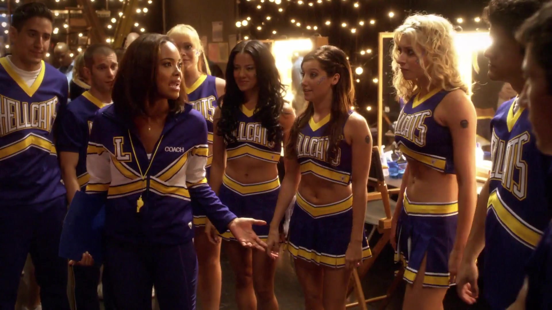 1x02-I_Say_A_Little_Prayer-008.jpg