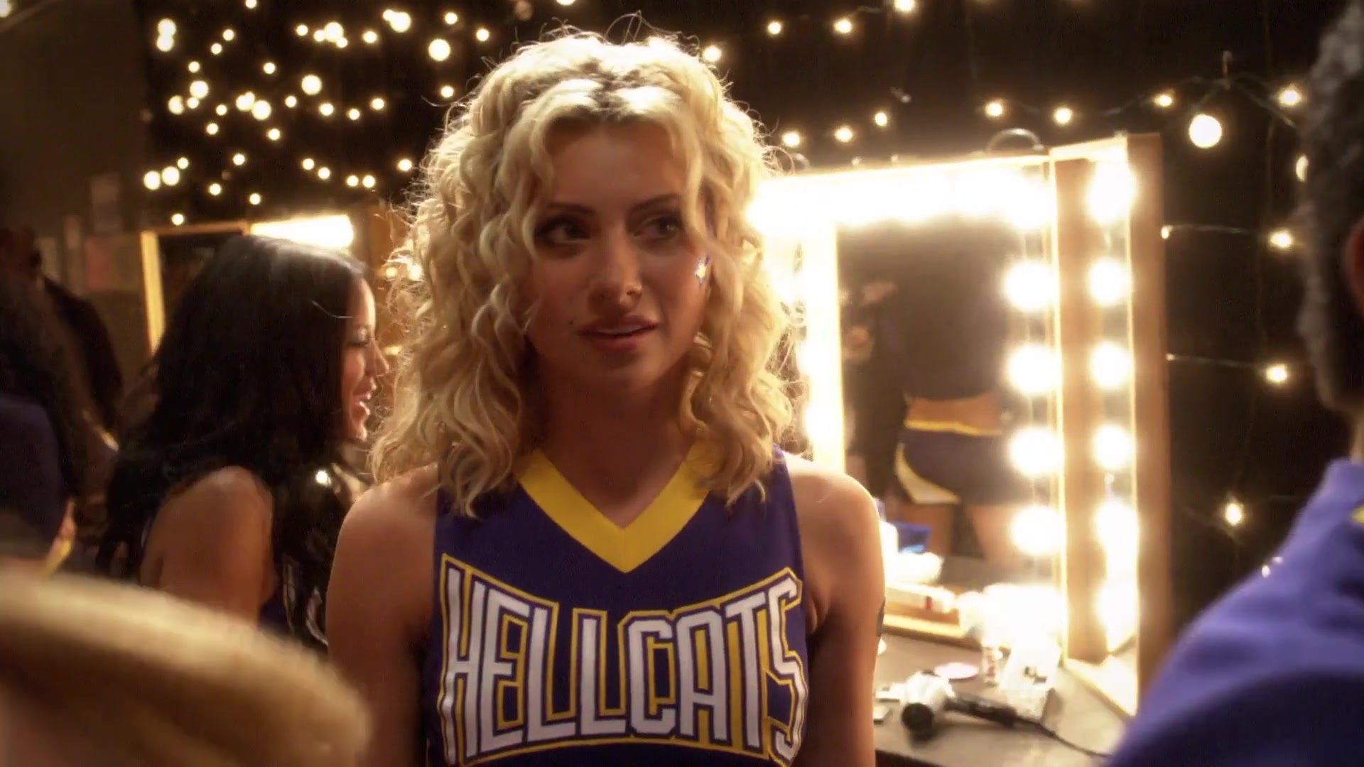 1x02-I_Say_A_Little_Prayer-025.jpg