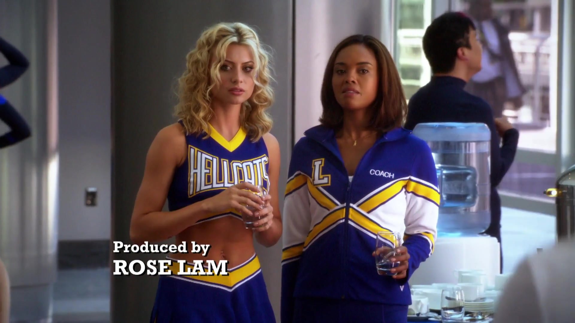 1x02-I_Say_A_Little_Prayer-037.jpg