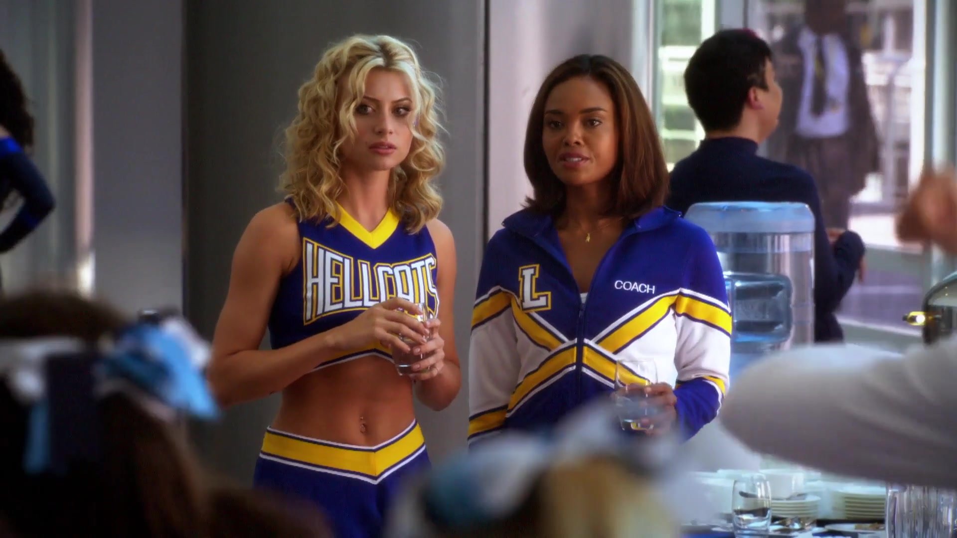 1x02-I_Say_A_Little_Prayer-038.jpg