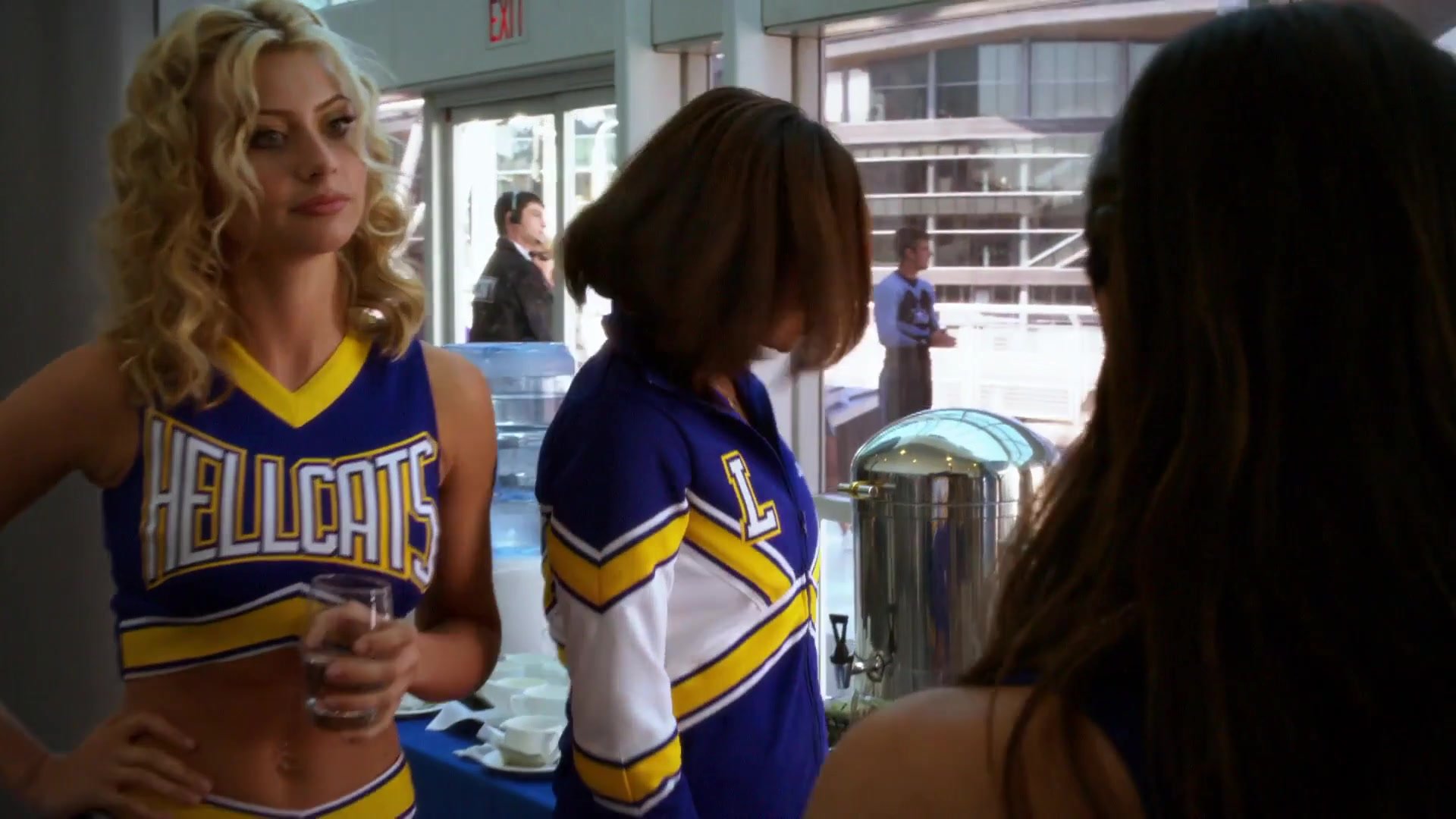 1x02-I_Say_A_Little_Prayer-043.jpg