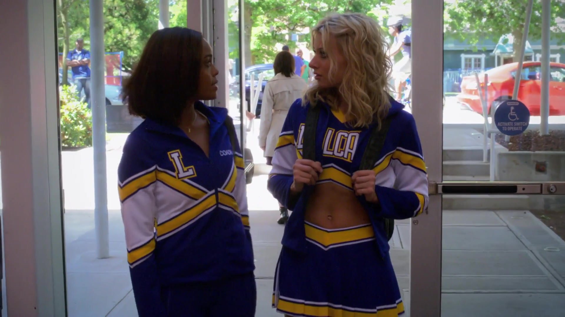 1x02-I_Say_A_Little_Prayer-132.jpg