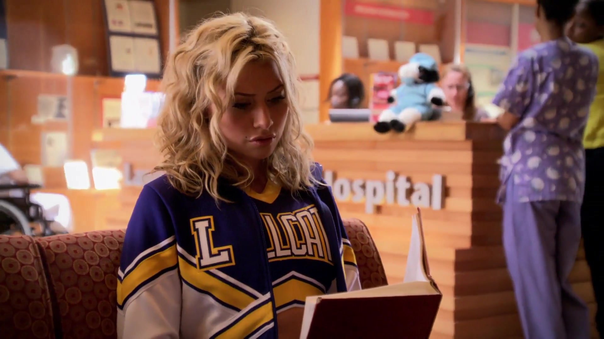 1x02-I_Say_A_Little_Prayer-166.jpg