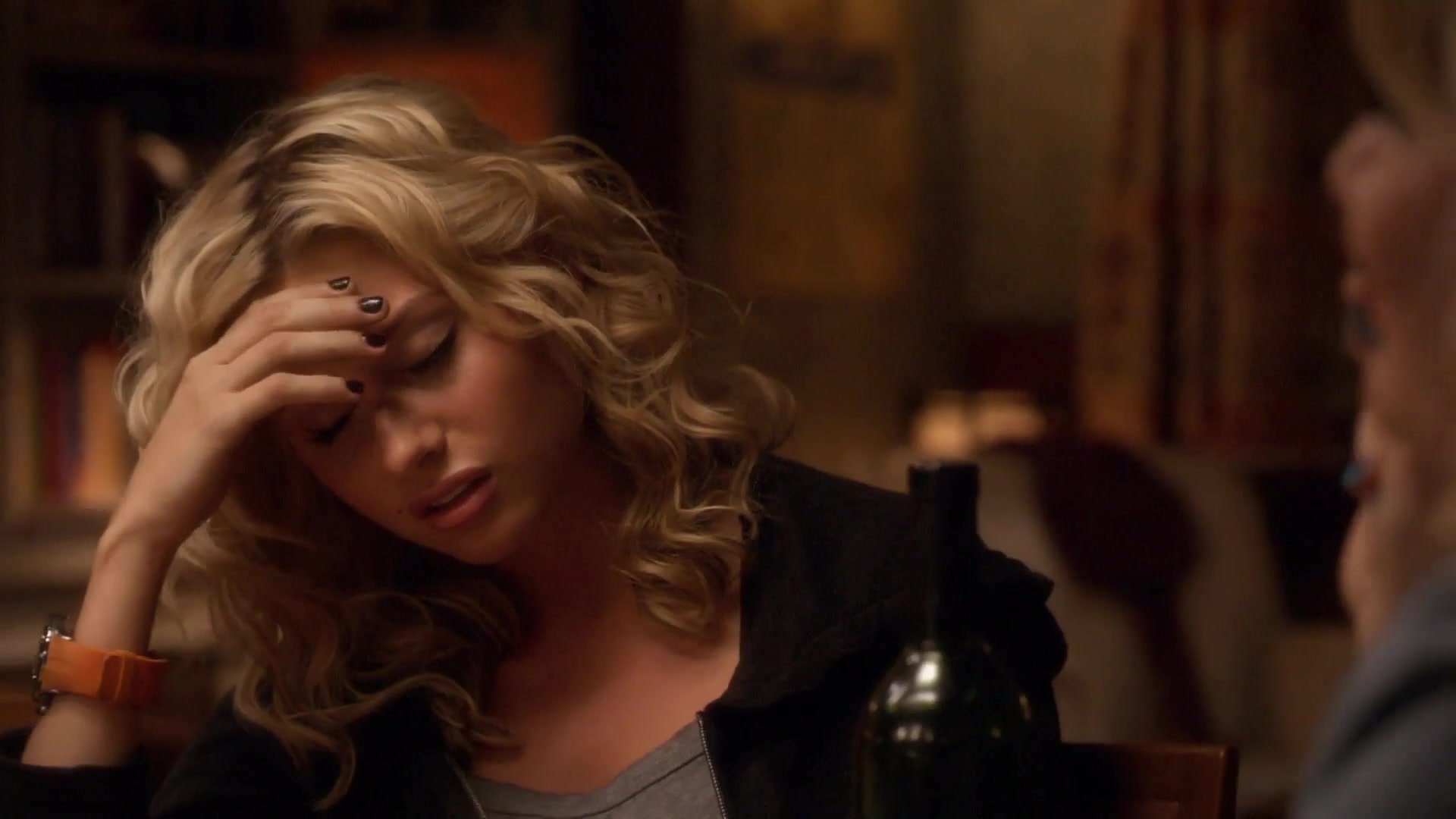 1x02-I_Say_A_Little_Prayer-258.jpg