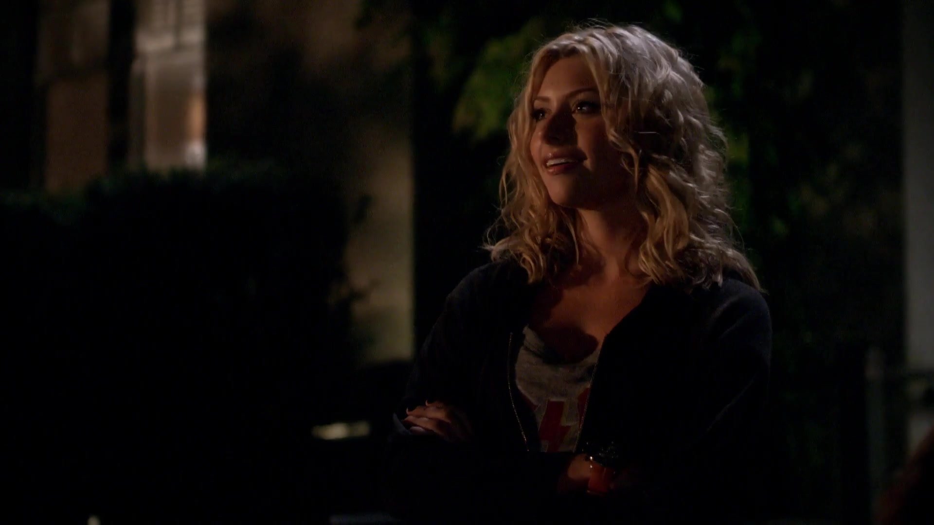 1x02-I_Say_A_Little_Prayer-275.jpg