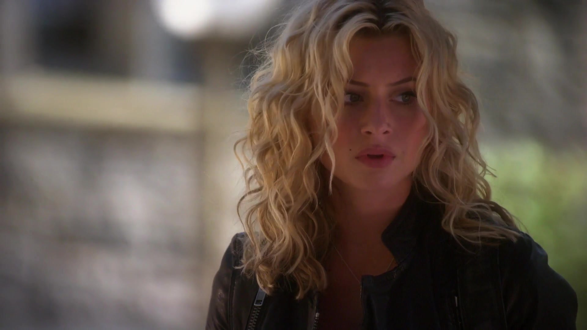 1x02-I_Say_A_Little_Prayer-302.jpg