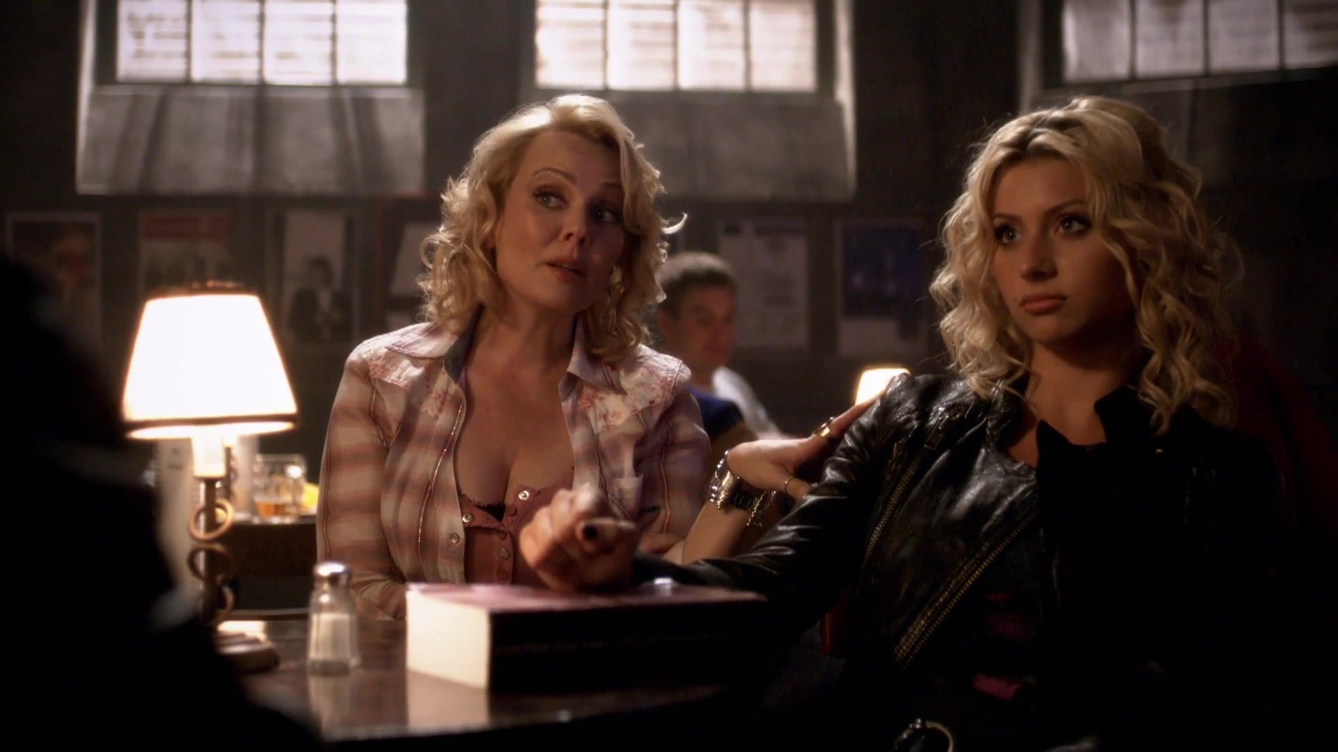 1x02-I_Say_A_Little_Prayer-309.jpg