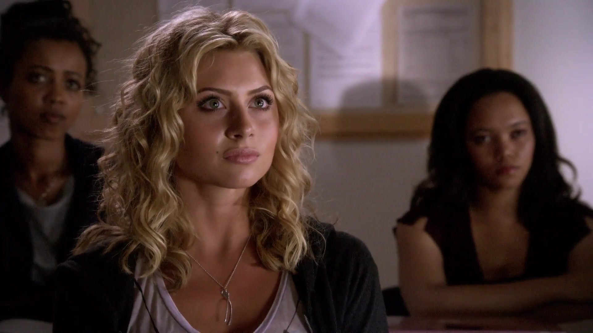Hellcats-1x03-BealeStAfterDark-098.JPG
