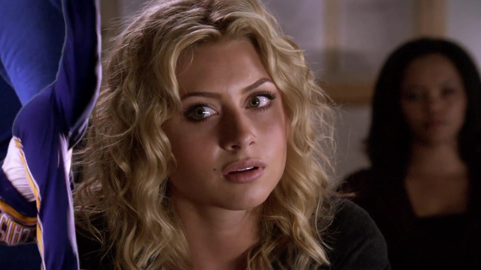 Hellcats-1x03-BealeStAfterDark-113.JPG