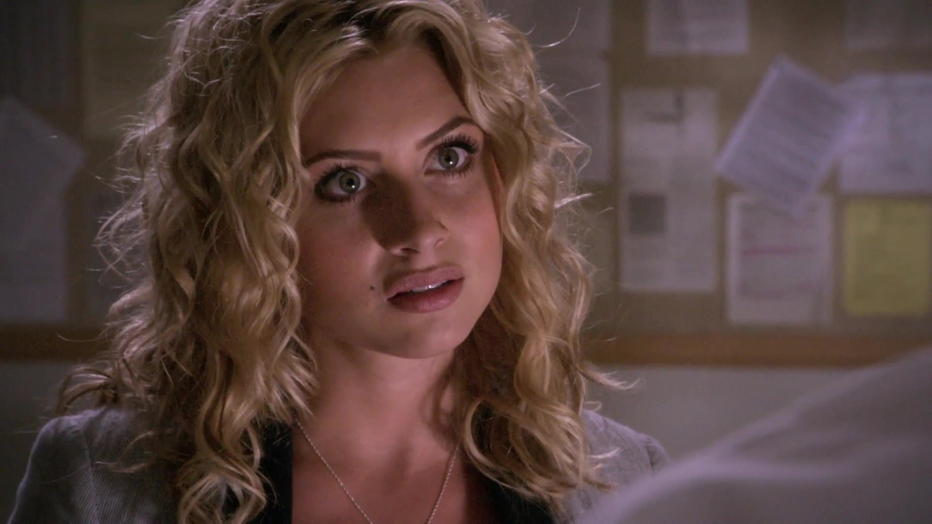 Hellcats-1x03-BealeStAfterDark-134.JPG