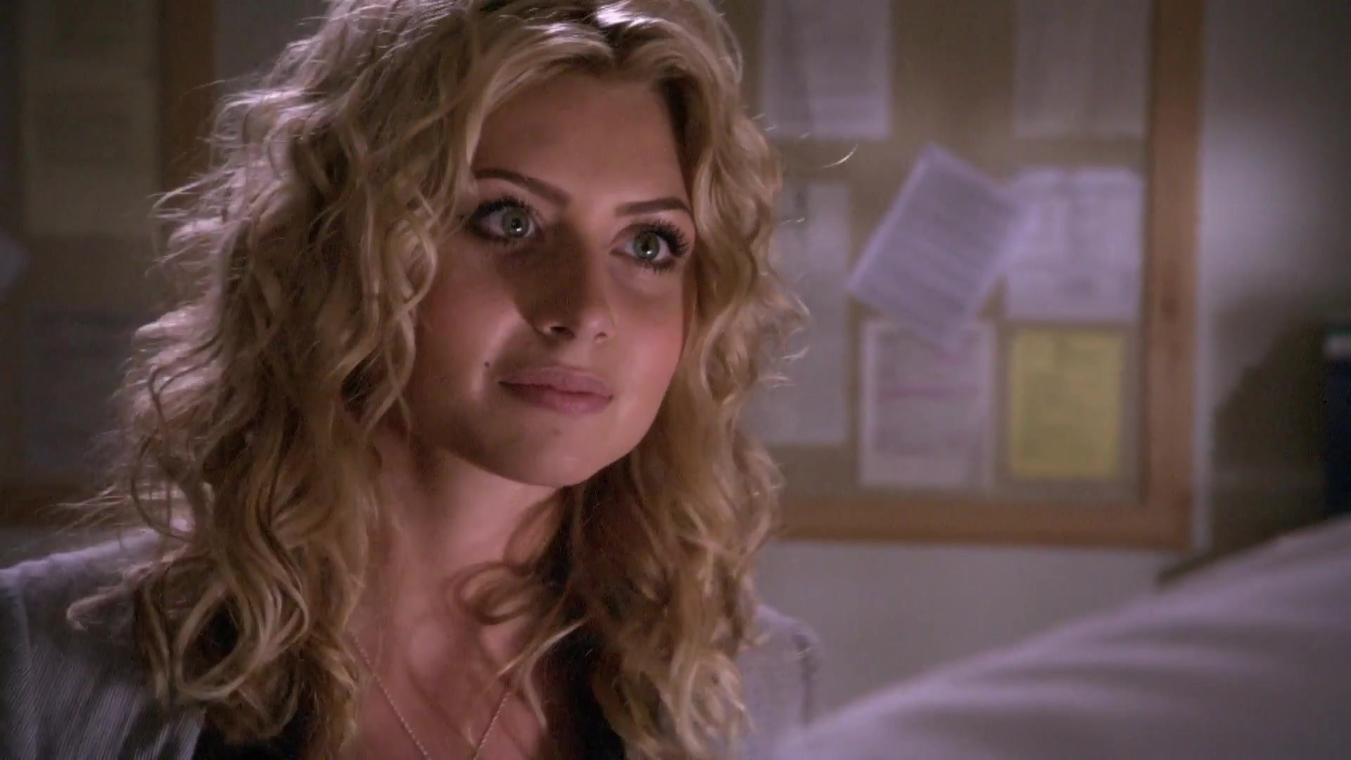 Hellcats-1x03-BealeStAfterDark-144.JPG