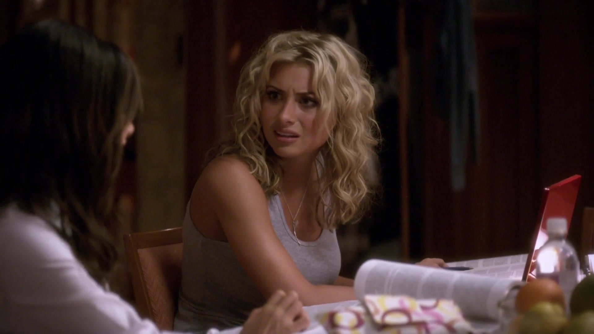 Hellcats-1x03-BealeStAfterDark-162.JPG