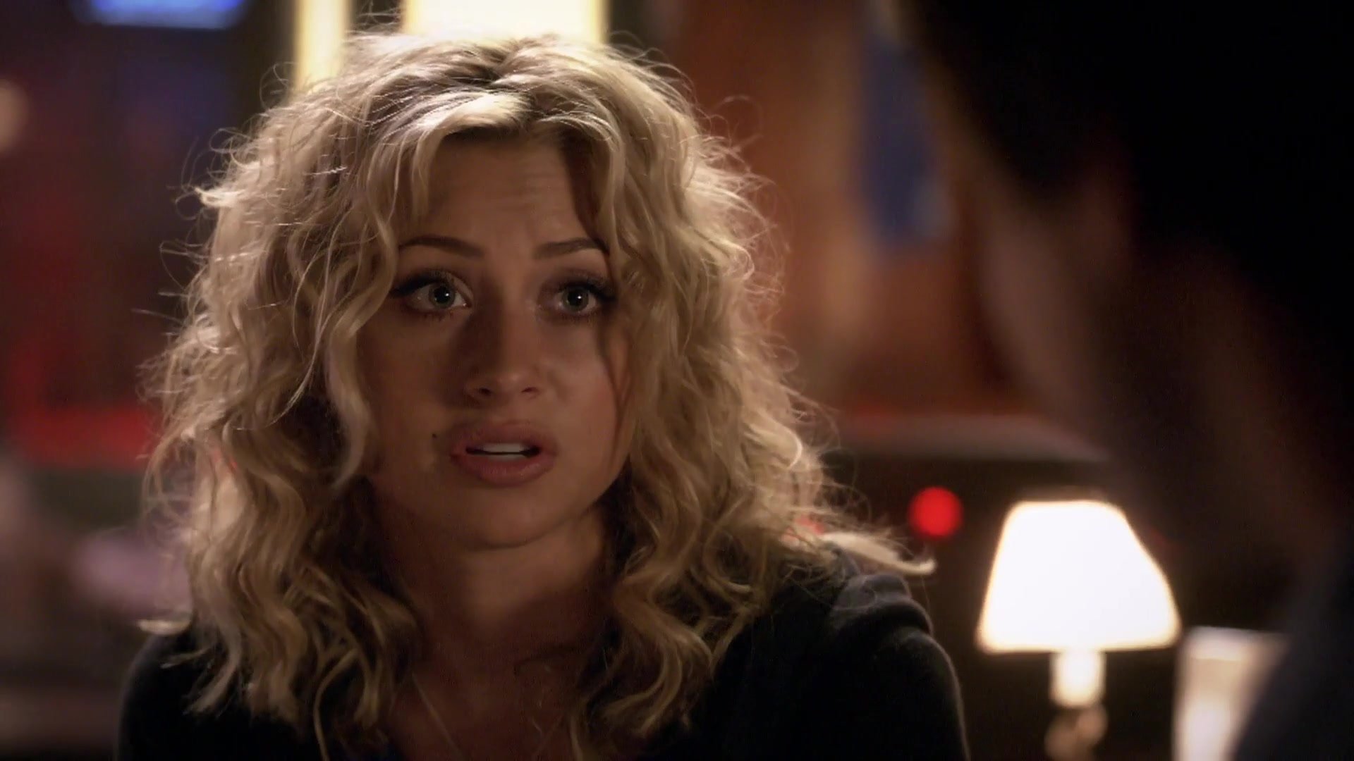 Hellcats-1x03-BealeStAfterDark-320.JPG