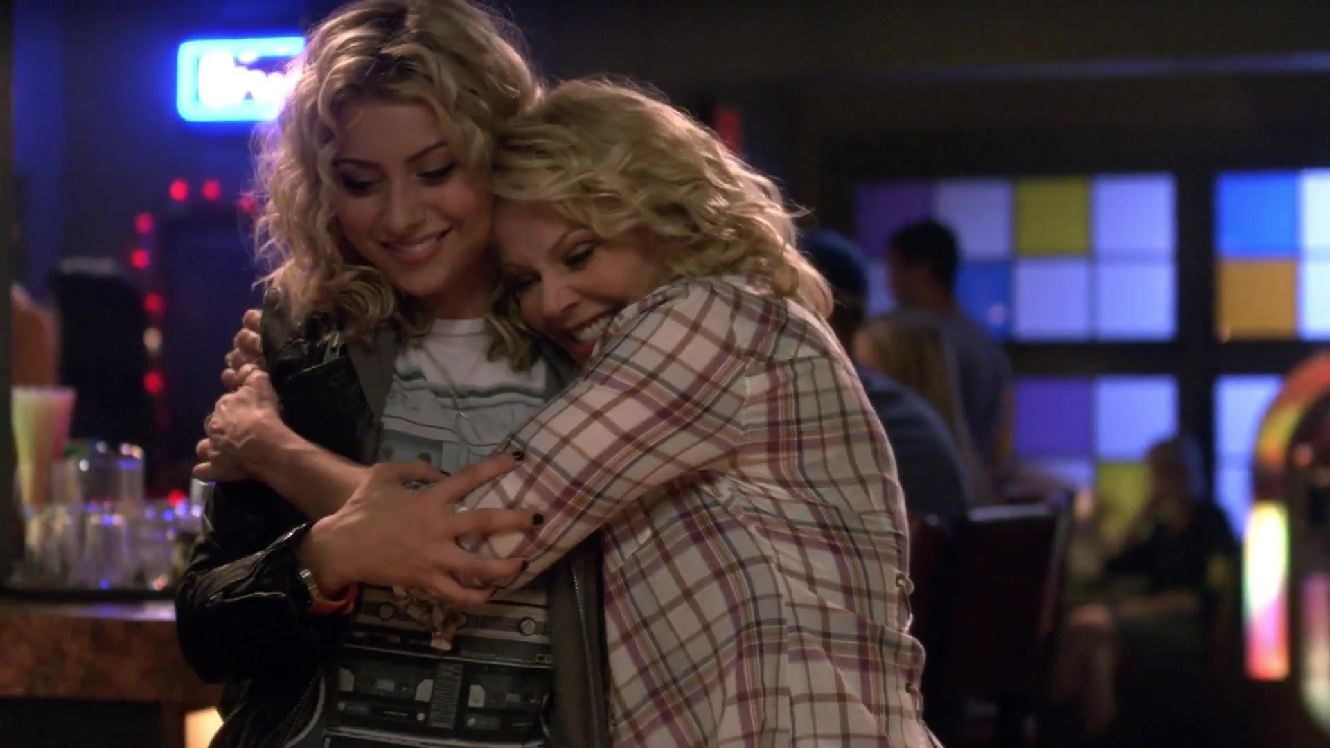 1x04_Nobody_Loves_Me_But_My_Mother_049.jpg