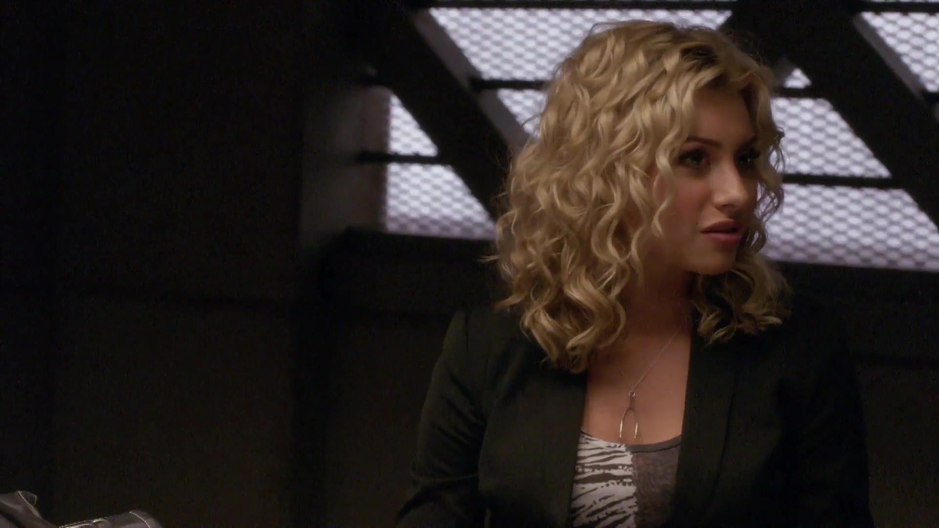 1x05_The_Prisoners_Song_042.jpg