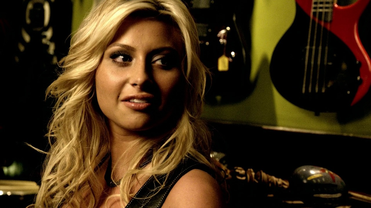 8x02_Keep_It_Real_0172.jpg