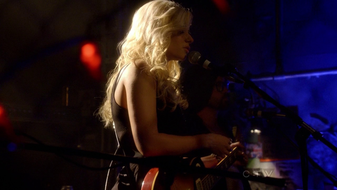 8x02_Keep_It_Real_0401.jpg