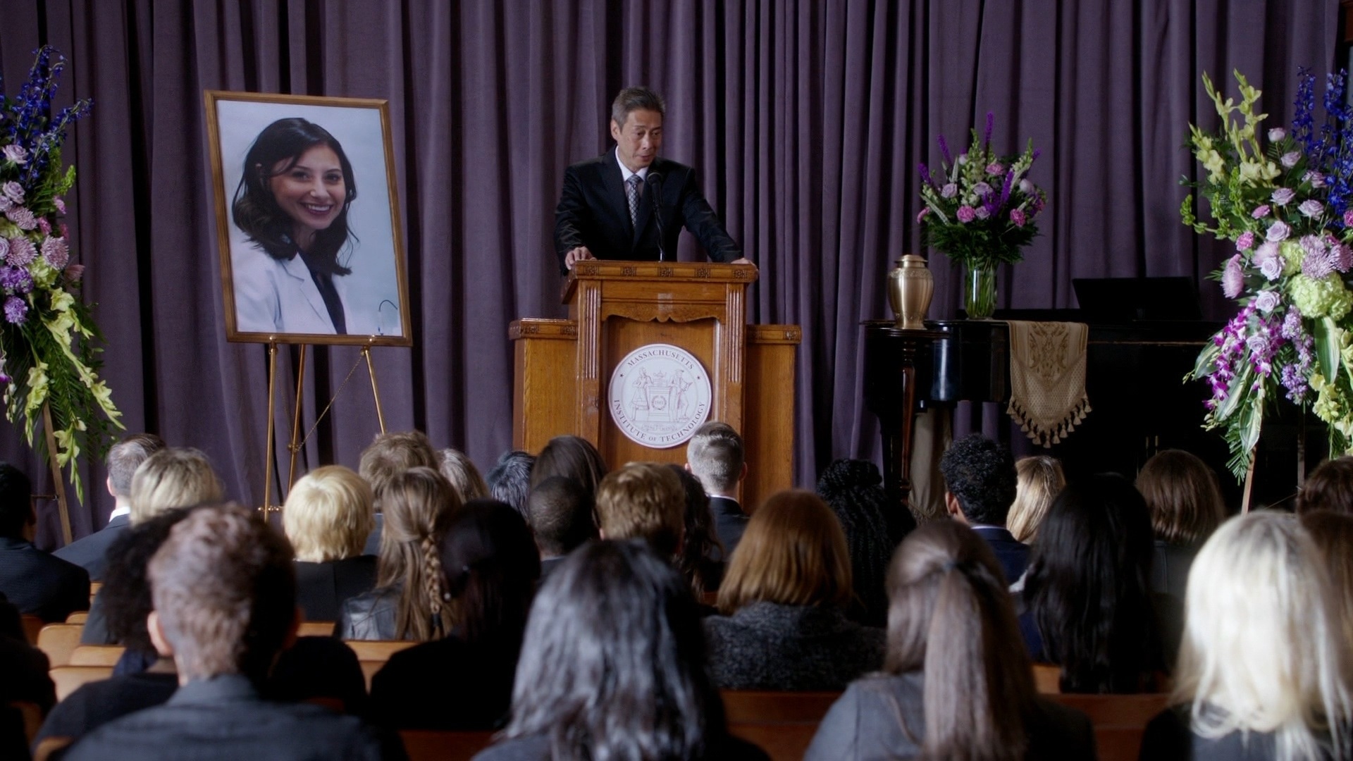MacGyver_1x19_Compass__0001.jpg
