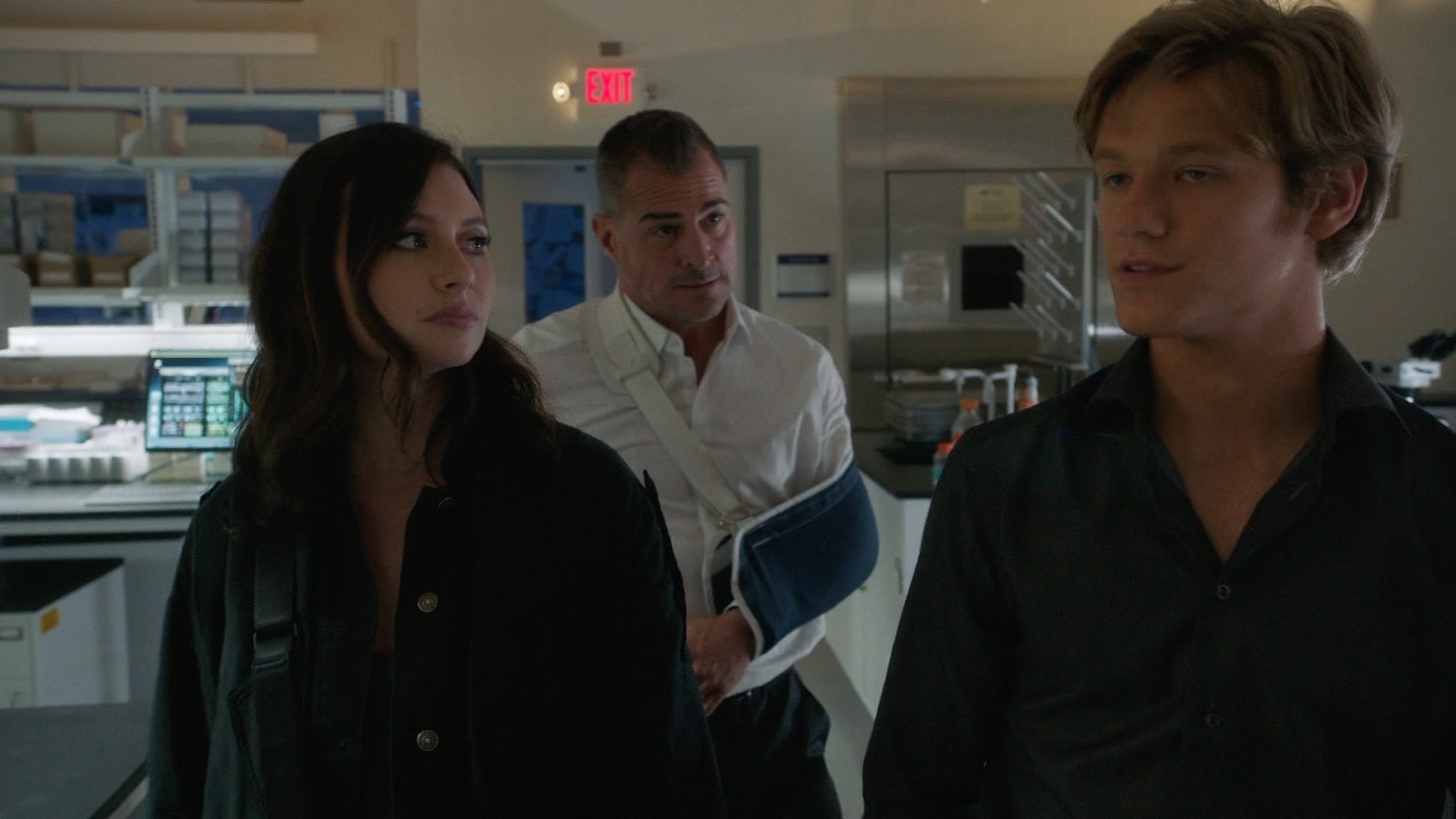 MacGyver_1x19_Compass__0234.jpg