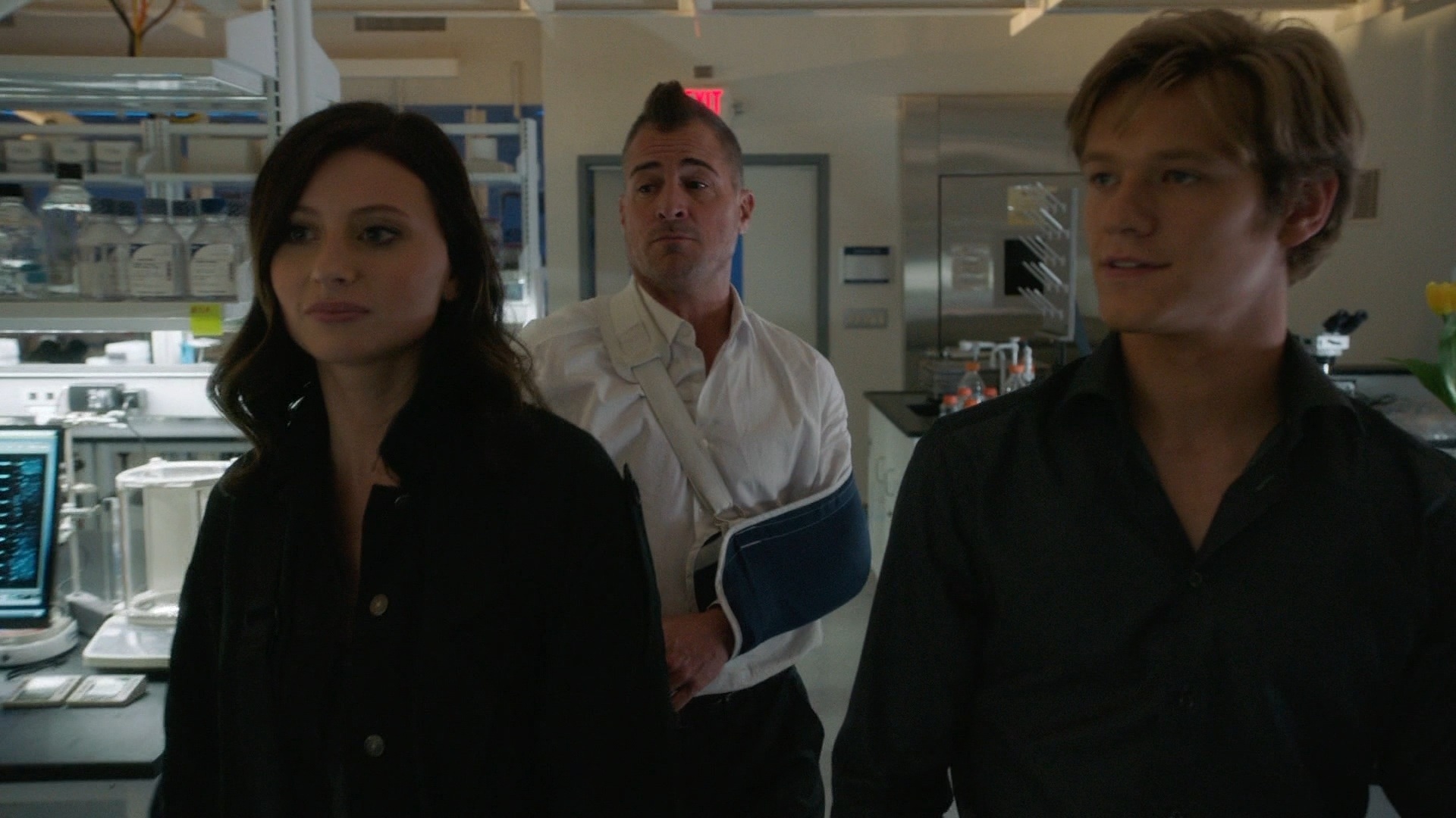 MacGyver_1x19_Compass__0238.jpg