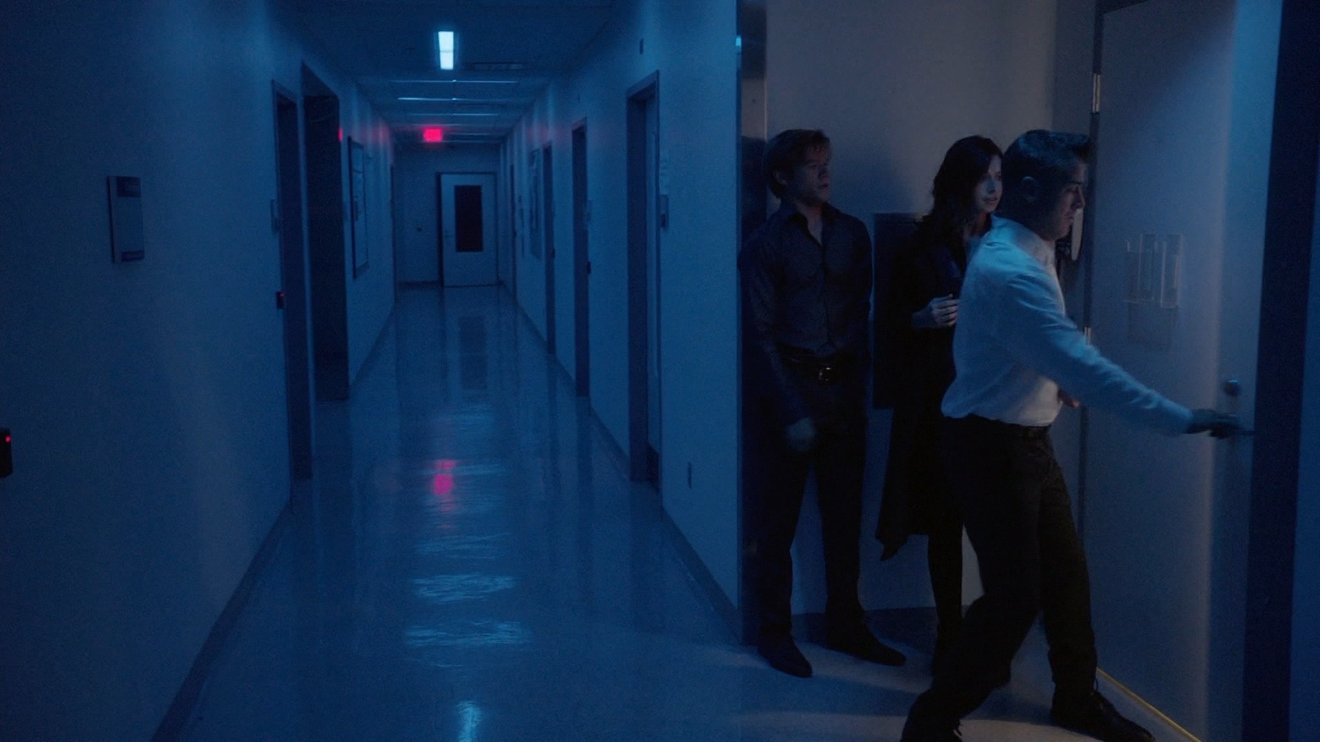 MacGyver_1x19_Compass__0328.jpg