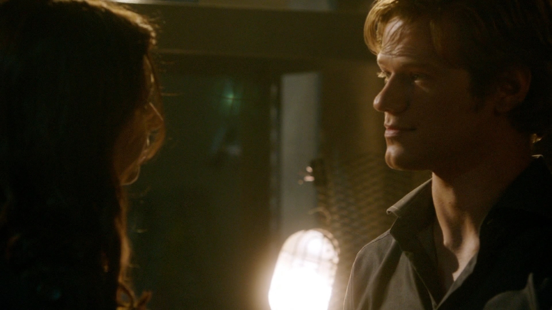 MacGyver_1x19_Compass__0413.jpg