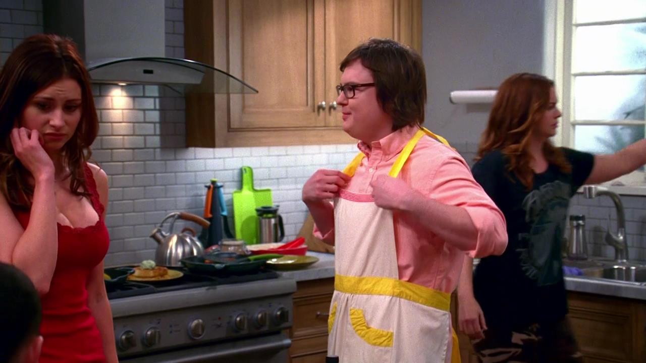 TwoandaHalfMen_11x17_WelcomeHomeJake_016.JPG
