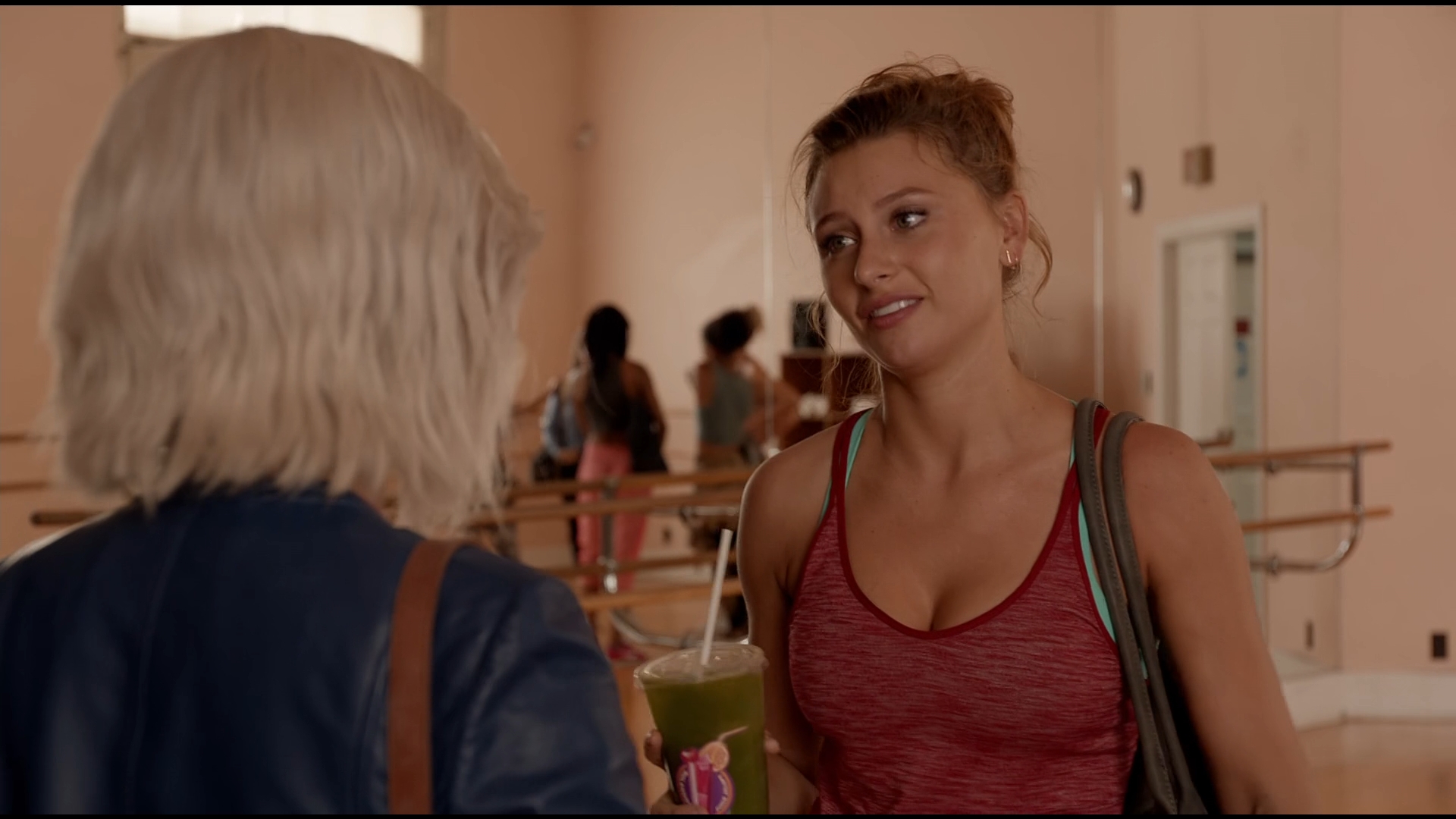 iZombie_2x04_EvenCowgirlsGettheBlackandBlue_0038.jpg