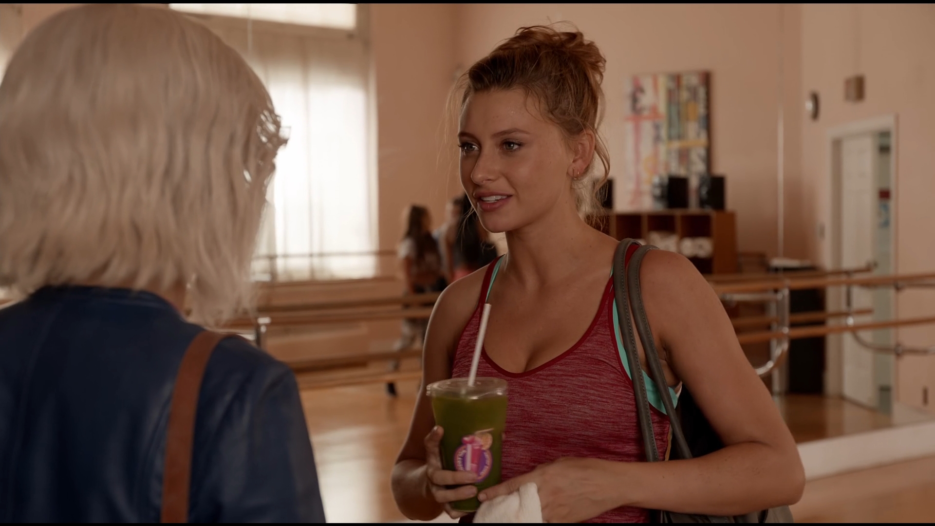 iZombie_2x04_EvenCowgirlsGettheBlackandBlue_0043.jpg
