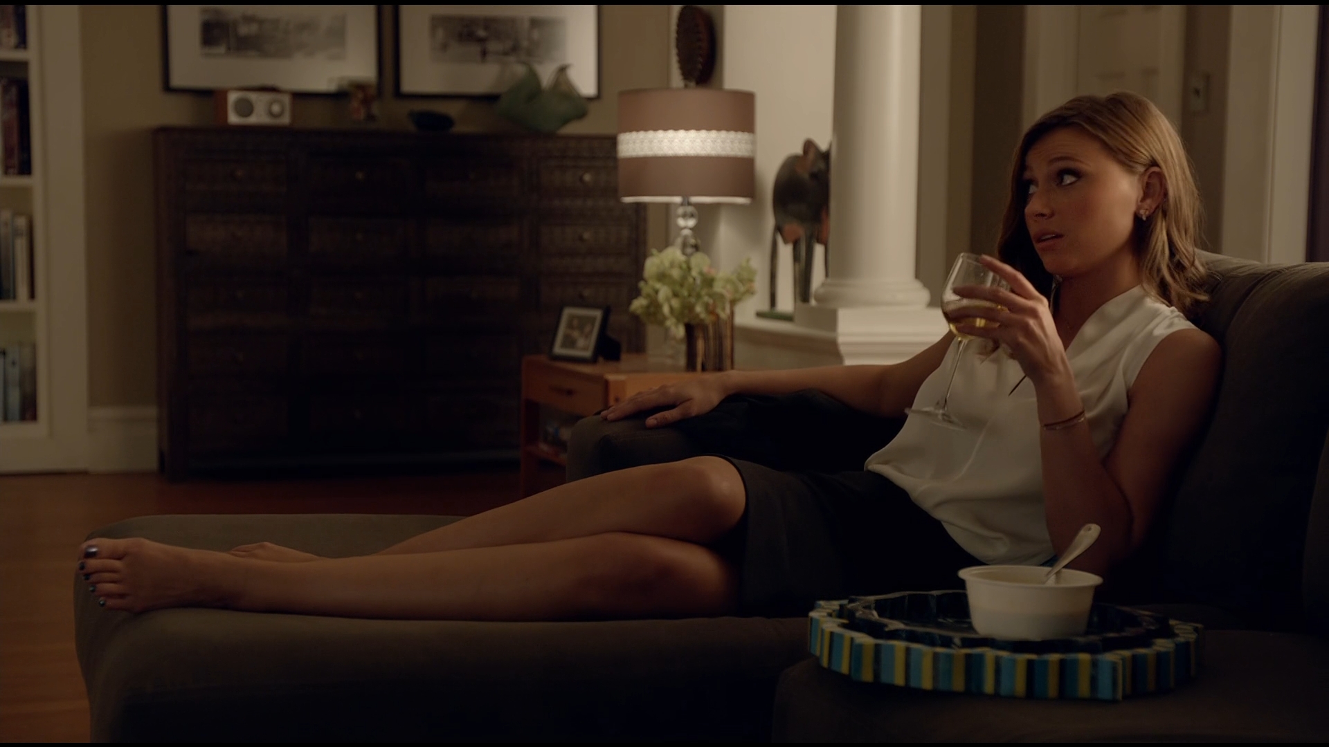 iZombie_2x04_EvenCowgirlsGettheBlackandBlue_0216.jpg