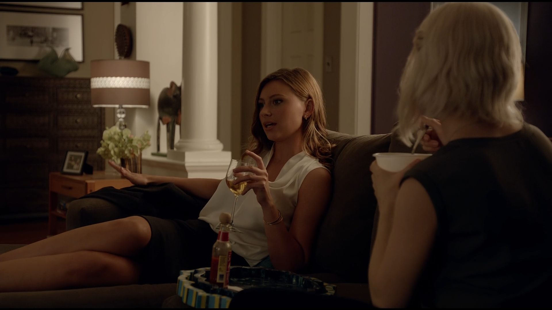 iZombie_2x04_EvenCowgirlsGettheBlackandBlue_0249.jpg