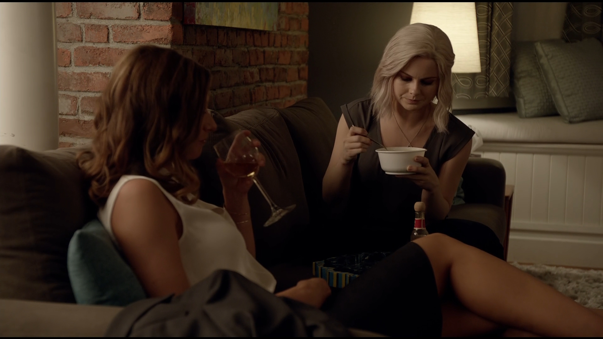 iZombie_2x04_EvenCowgirlsGettheBlackandBlue_0257.jpg