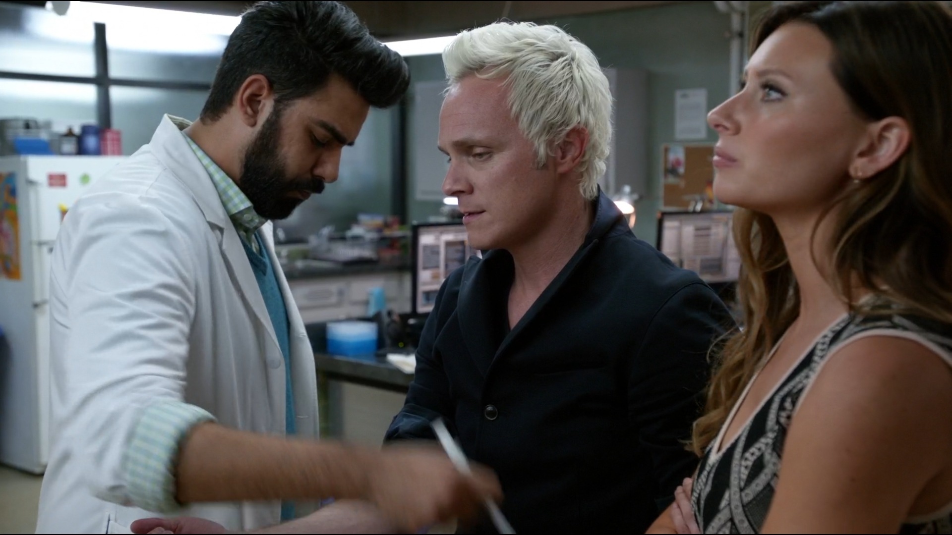 iZombie_3x03EatPrayLiv_0203.jpg